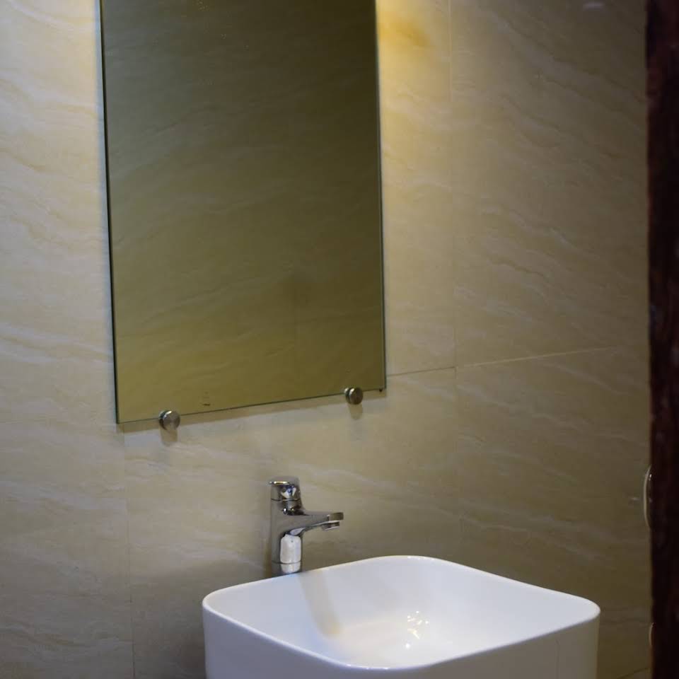 Gateway Suites - Tap to explore photos