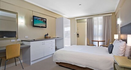 Best Western Sanctuary Inn Room Type - 1 Queen Bed, Non-Smoking, Standard Room, Free High Speed Internet, Air-Conditioned, Lcd Television, Best Western Sanctuary Inn Room Type - 1 Queen Bed, Non-Smoking, Standard Room, Free High Speed Internet, Air-Conditioned, Lcd Television,