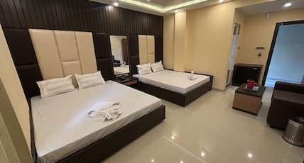 Hotel D Plaza Room Type - Super Deluxe 4-Bed with Balcony Hotel D Plaza Room Type - Super Deluxe 4-Bed with Balcony