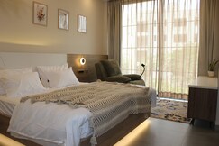 31 Club Avenue | Entire Luxe Apartments
