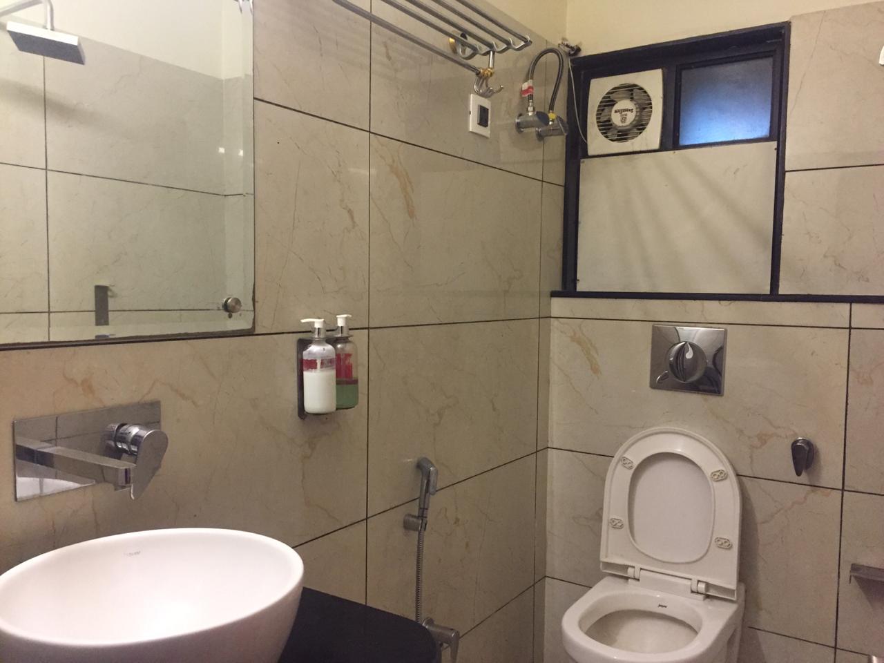 Indiana Classic - Tap to explore photos