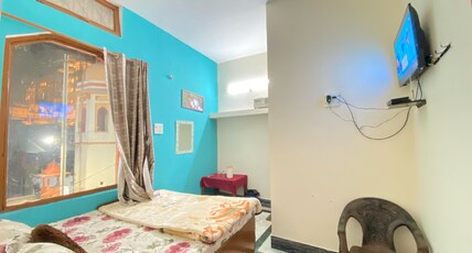 Shri Mahant Guest House Room Type - AC STANDARD ROOM ROOM