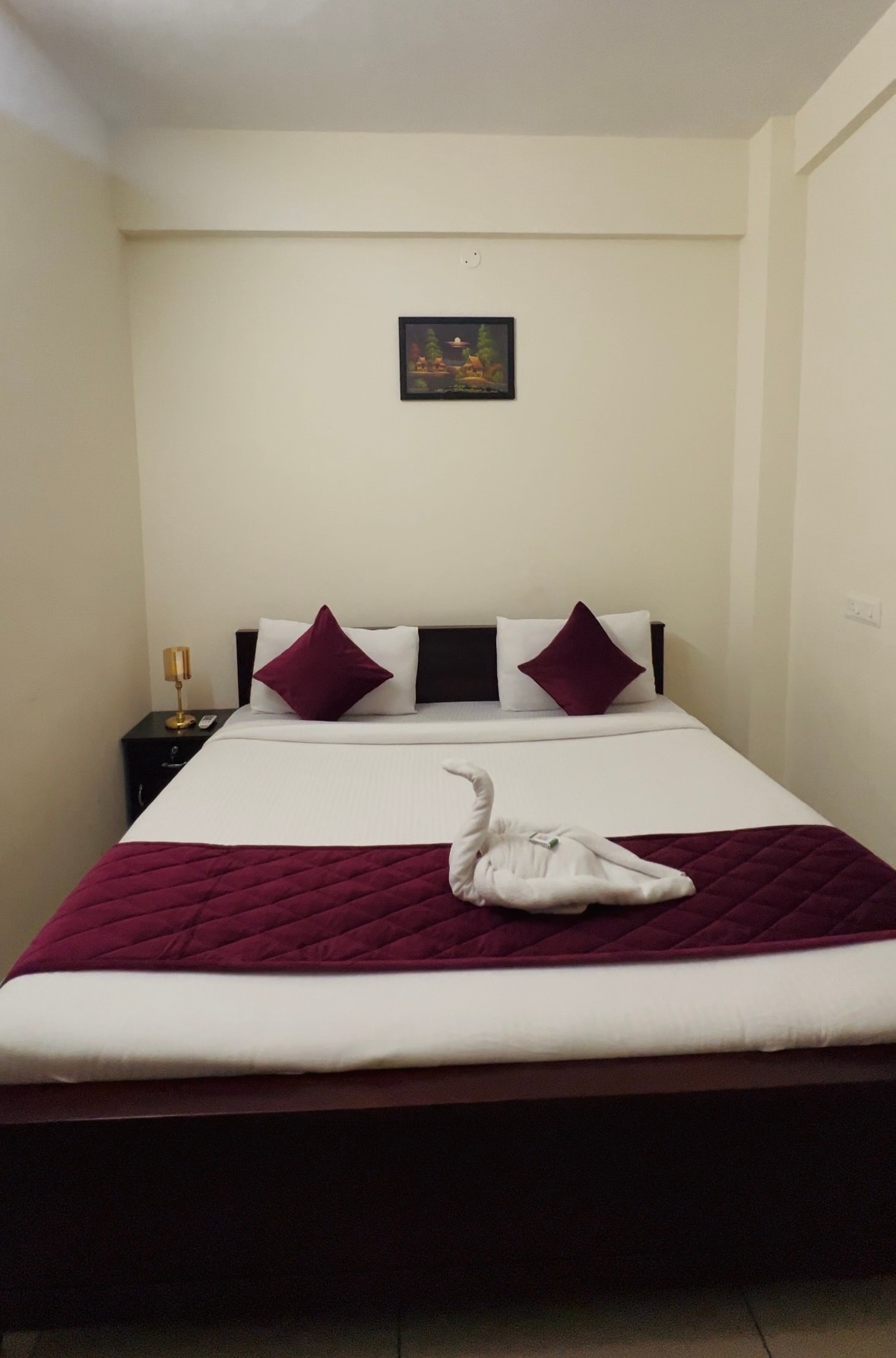 Emar Suites and Rooms - Tap to explore photos
