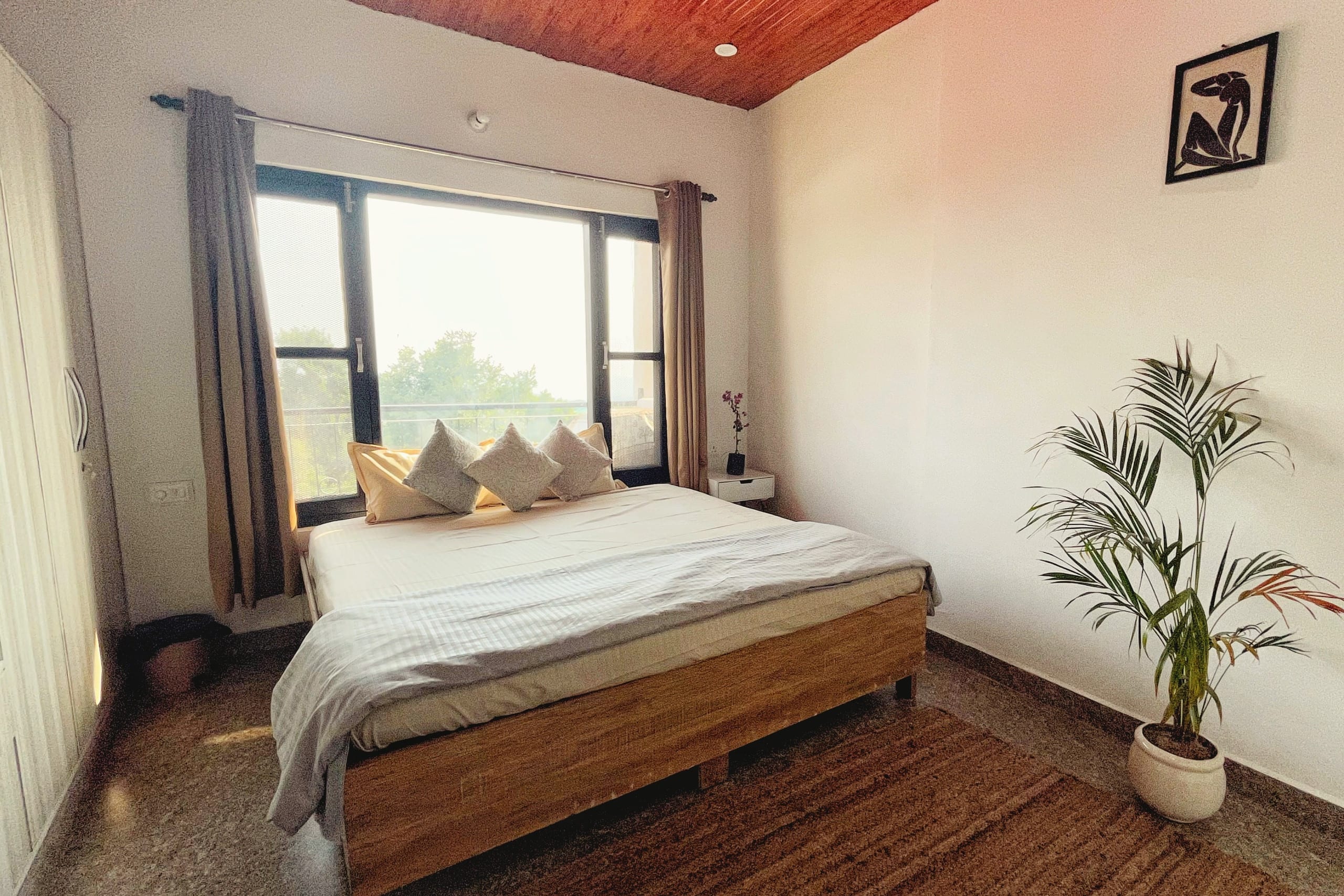 Ghonslaa Stays Cozy 2BHK Flat Dharamshala - Tap to explore photos
