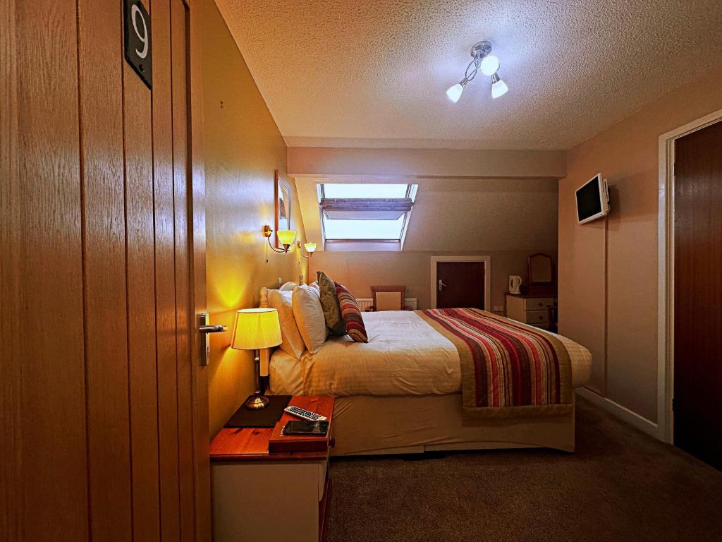 OYO Ocean Haze Hotel - Tap to explore photos
