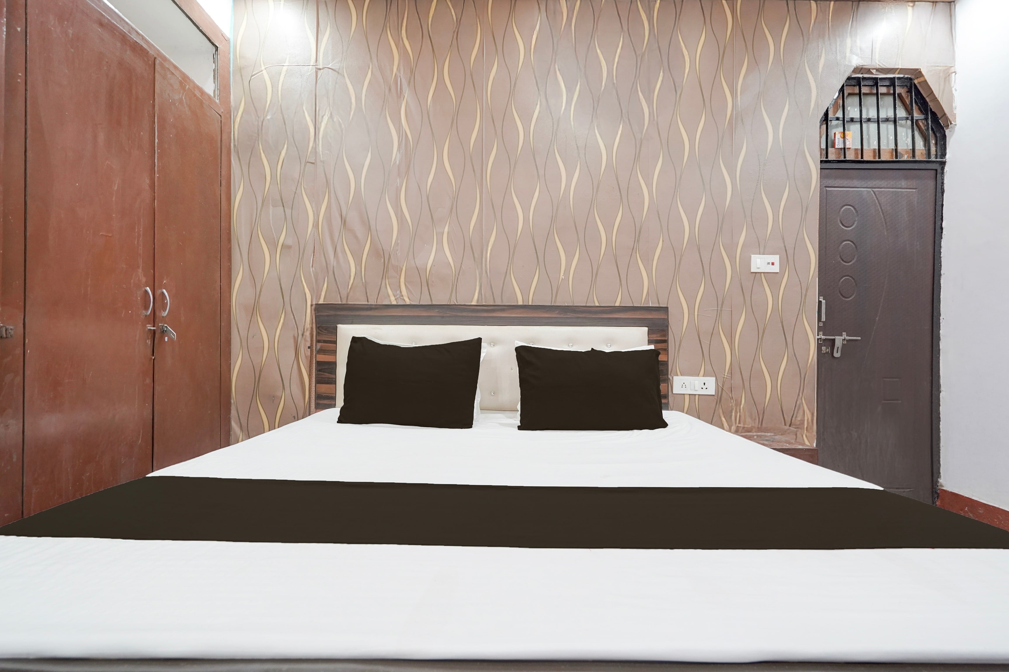 SPOT ON Hotel prayag villa - Tap to explore photos