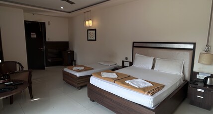 Hotel Shalimar Inn Room Type - Triple Bed AC Room