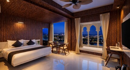 Shakuntalam Sagar - Luxury Boutique Lake View Hotel, Udaipur Room Type - Lake View Suite with Bathtub