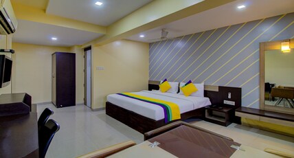 Itsy Hotels Prince Regency Room Type - Deluxe Room