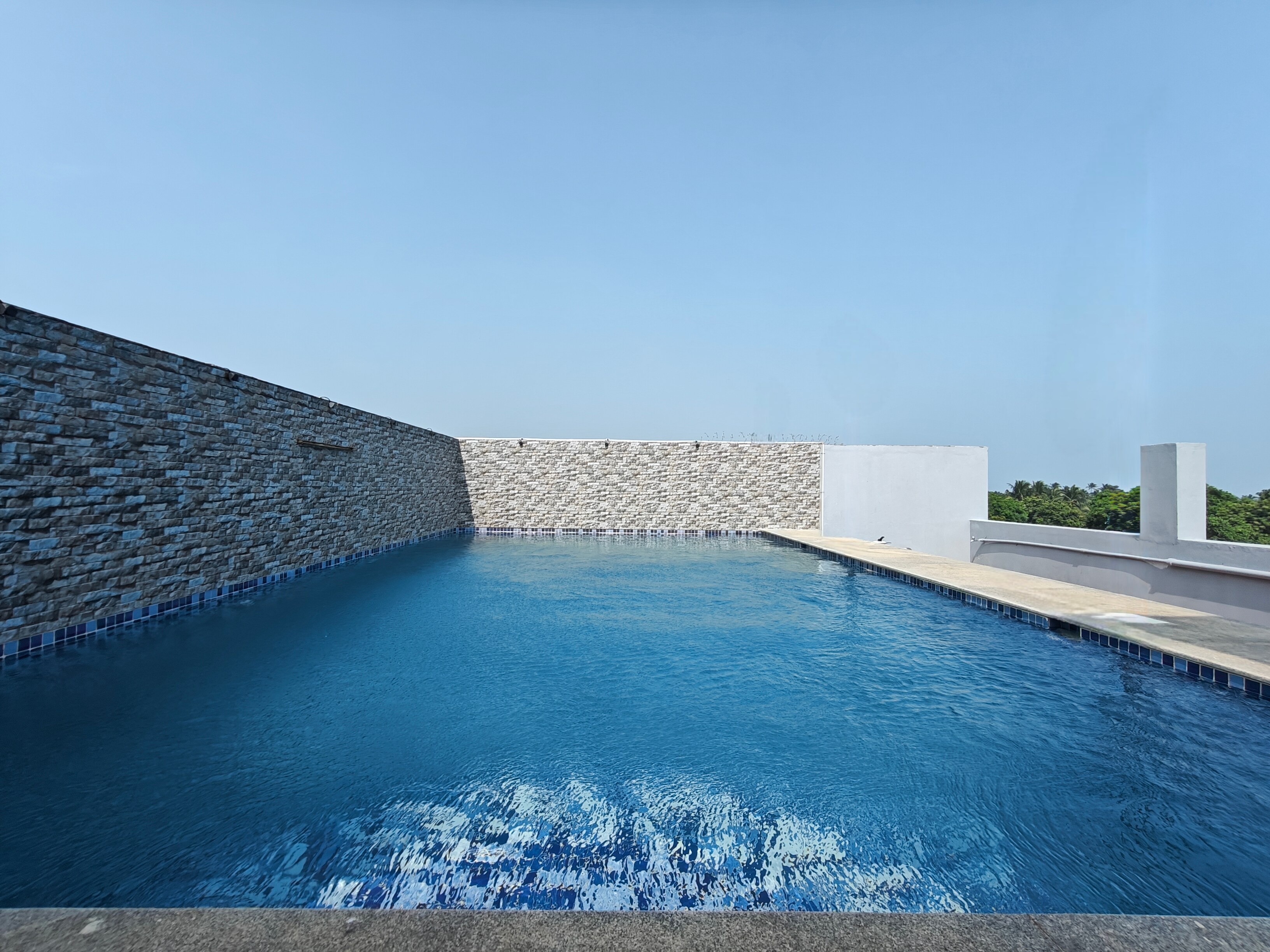 PV Resort - Tap to explore photos