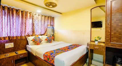 FabHotel Royal Residency Kurla Room Type - Deluxe Room
