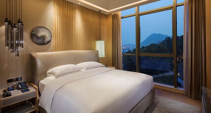 Hilton Shenzhen Shekou Nanhai Room Type - KING PENTHOUSE NANHAI WG