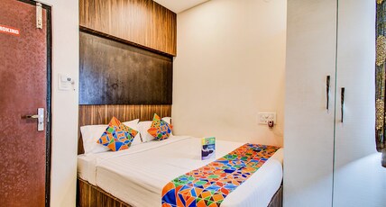 FabHotel Corporate Crown - Nr. Jyoti Nivas University Room Type - Deluxe Room