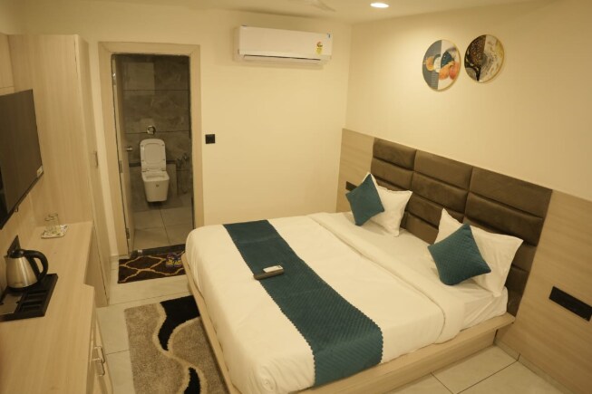 Hotel White Fortune - Tap to explore photos