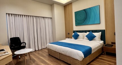 Hotel Blueivy Room Type - Deluxe Room(out of corridor)