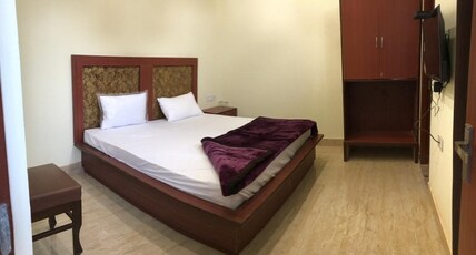 SMART HOMES  Room Type - Deluxe room with breakfast