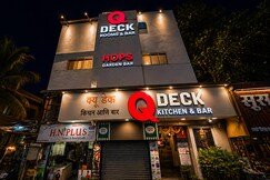 Hotel Q Deck