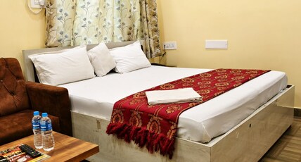 Hotel Somraj Room Type - Deluxe Room