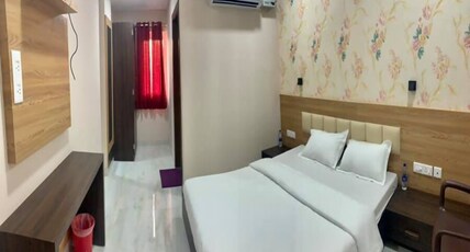Royal Orchids Banquets & Suites Room Type - Superior