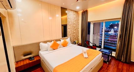 Shankar Bhavan by Vinayak Hotels Room Type - Premium Deluxe Room Balcony With Lake View