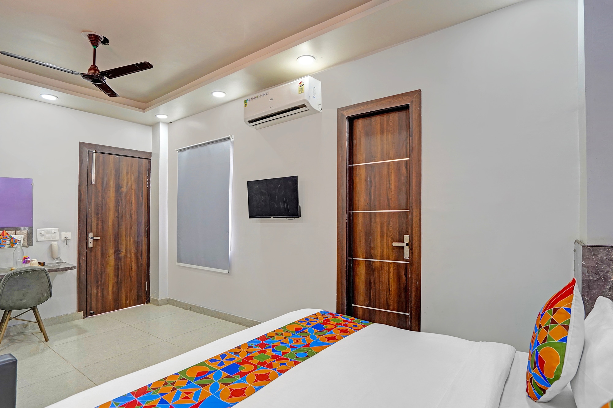 FabHotel Moonlit - Tap to explore photos