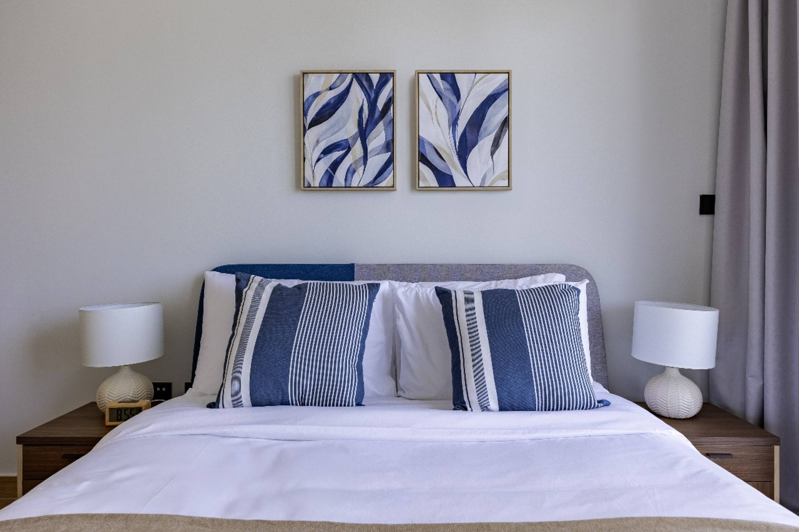 High Floor 1BR Canal View Al Maryah - Tap to explore photos