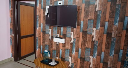 Aishwaryam Home stay Room Type - 2 BHK FLAT