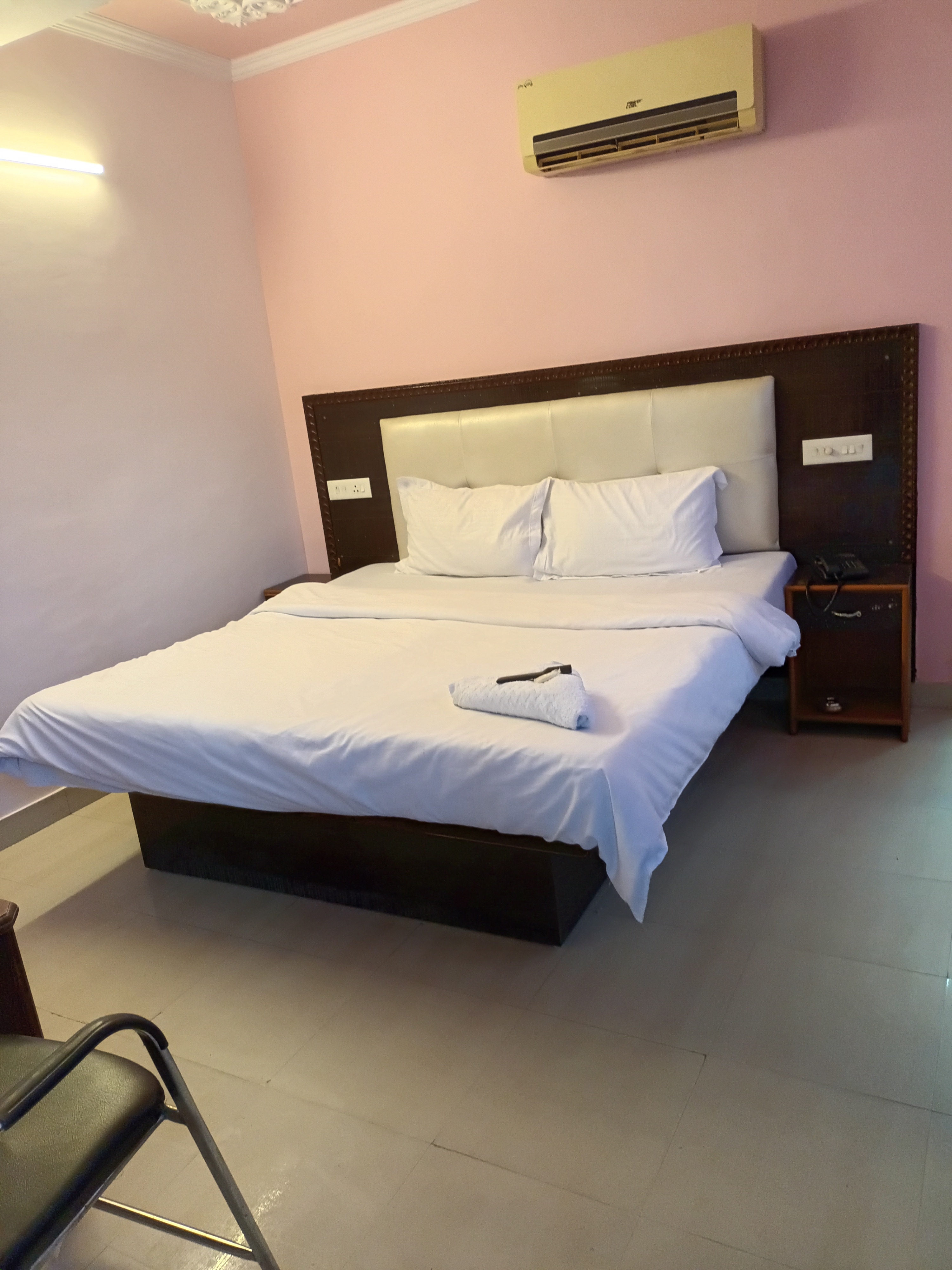 Hotel New Grand Plaza - Tap to explore photos