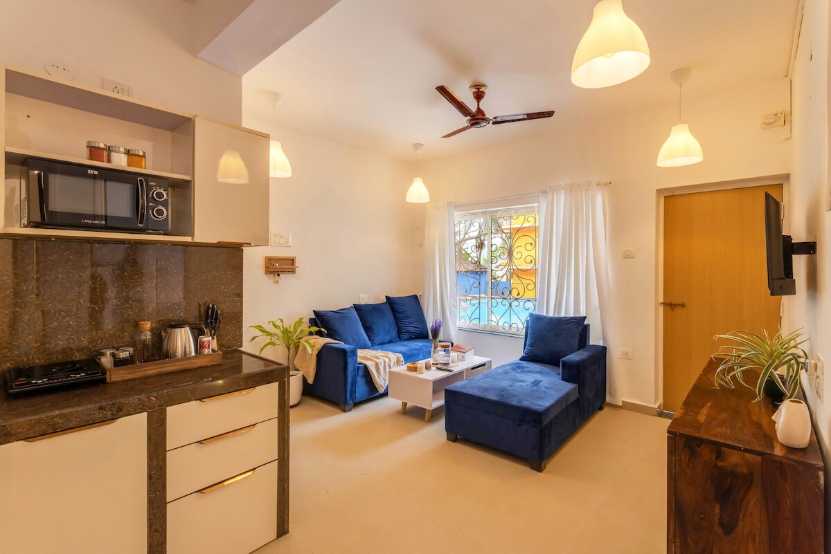 2BHK Pool View Apartment 5 mins to Anjuna Beach - Tap to explore photos