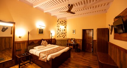 The Pavilion Room Type - Oak Room