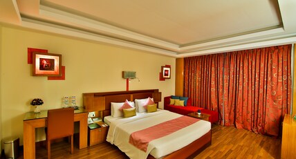 Gokulam Park Hotel And Convention Centre Room Type - Deluxe Suite with Bathtub