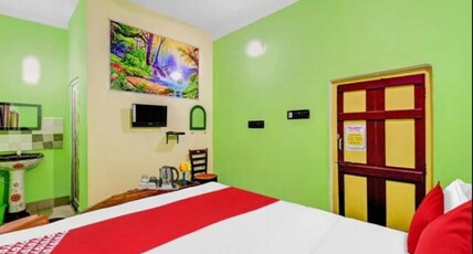Prajapati Guest House Room Type - AC deluxe room