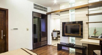 Club Florence Room Type - Suite with Balcony and Access to Swimming Pool