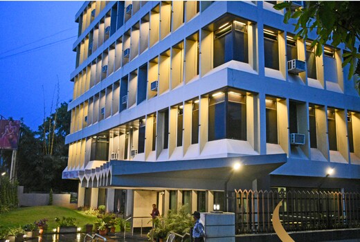 Hotel Sanman Deluxe