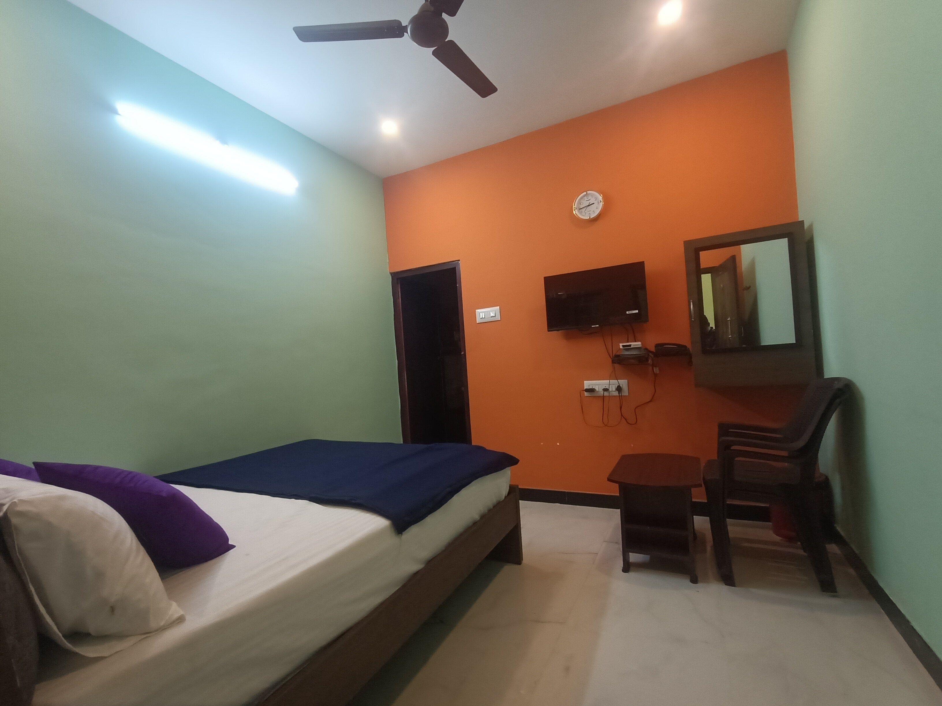 SD Residency - Tap to explore photos