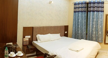 Hotel Sarala Inn Room Type - Luxury Double Bed Ac Room