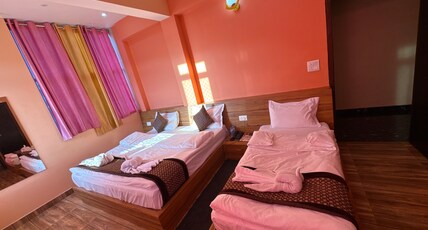 Hotel Rishabh Room Type - Bedroom 7