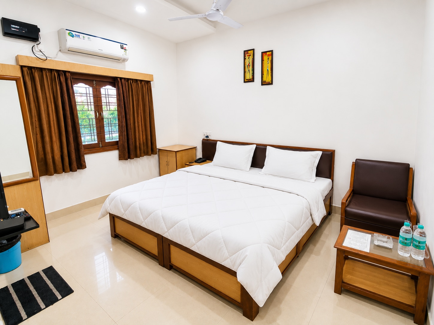 Shri Kunj Hotel & Restaurant - Tap to explore photos