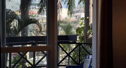 Hotel Green Hills / The 60s Cafe Room Type - Deluxe Double with Mountain View and Balcony