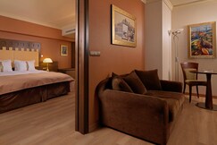 Holiday Inn Athens Attica Av. Airport West