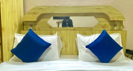Aman Cottage Mountain View Stay in Manali Room Type - Deluxe Room