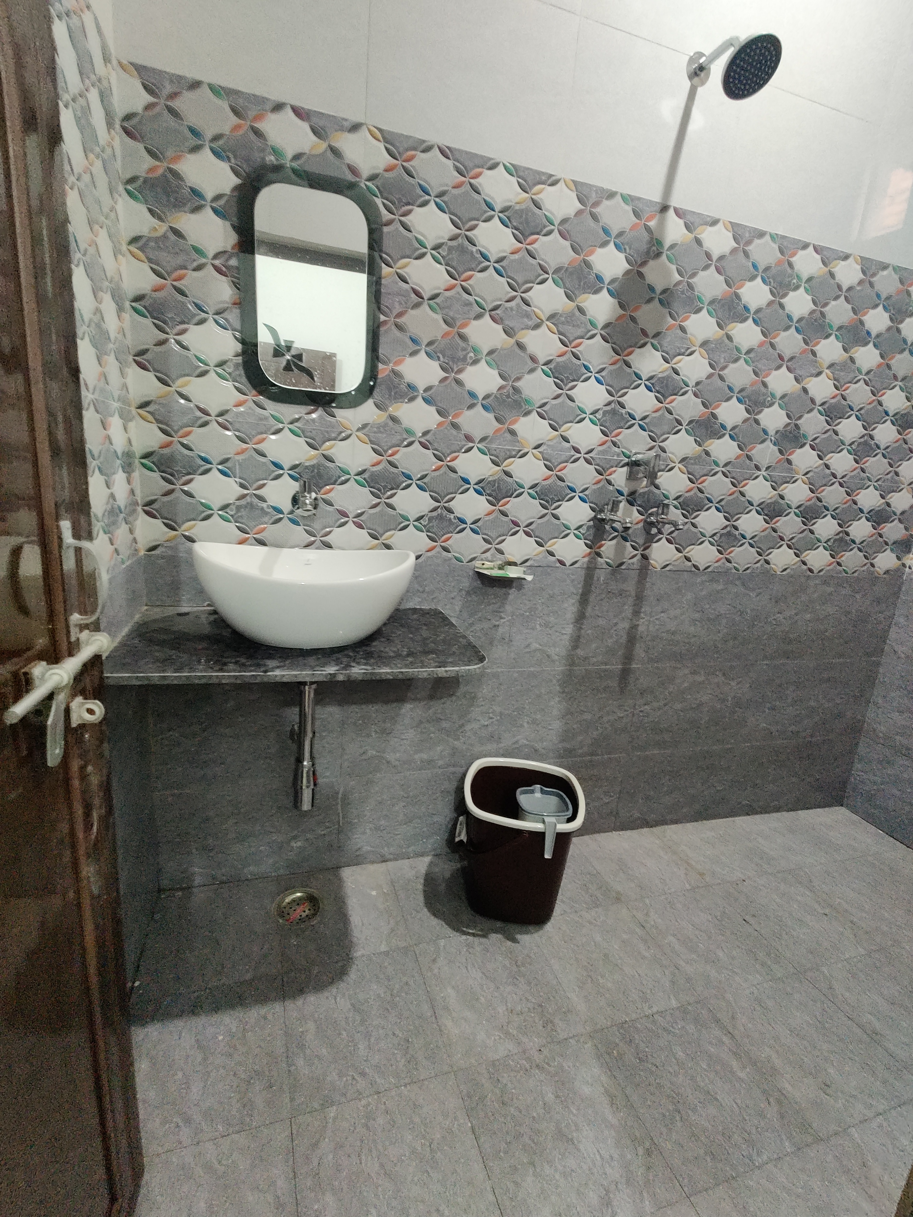 Rama Inn Guest House - Tap to explore photos