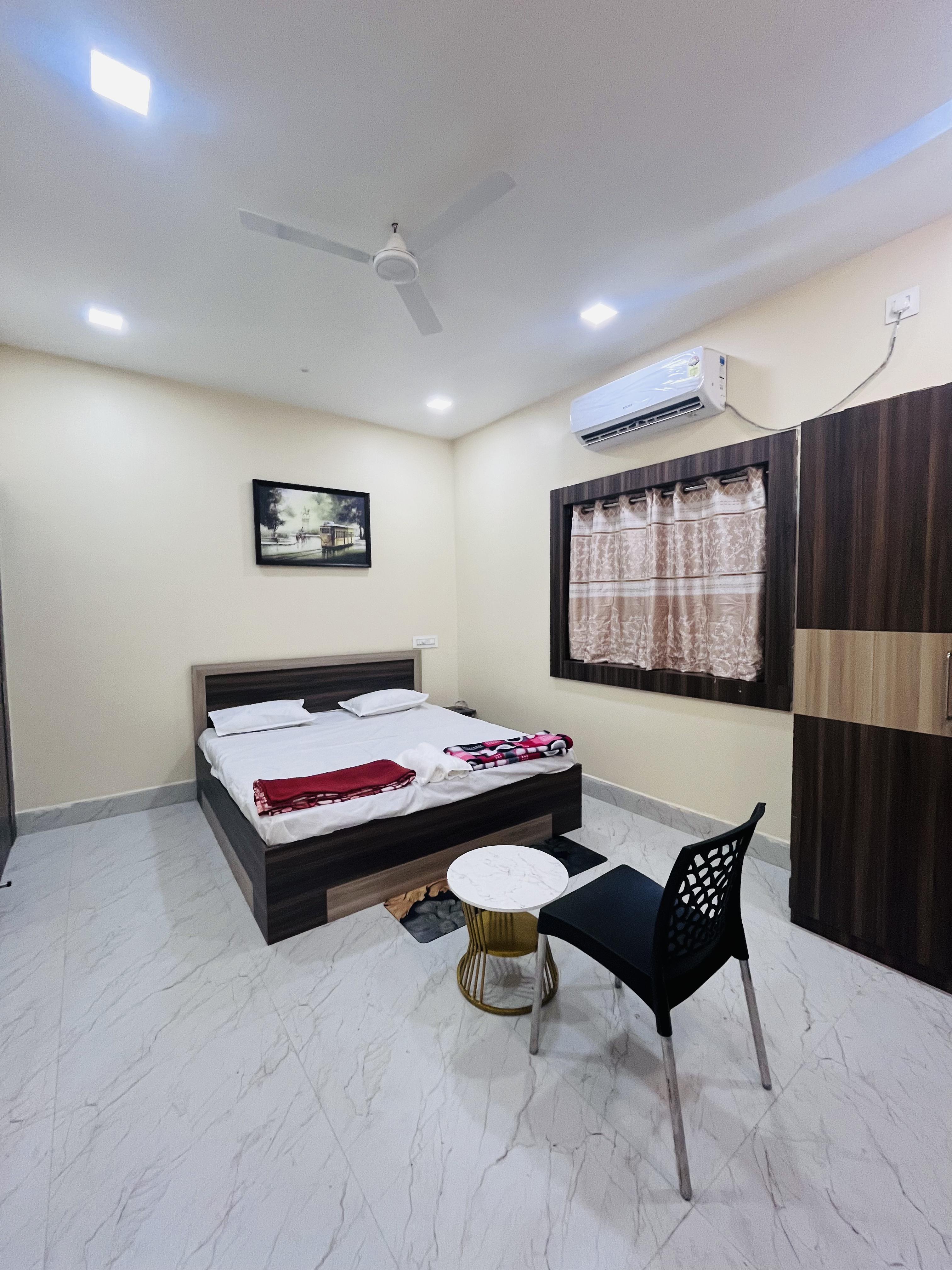 The Golden Crest- A Luxury stay - Tap to explore photos