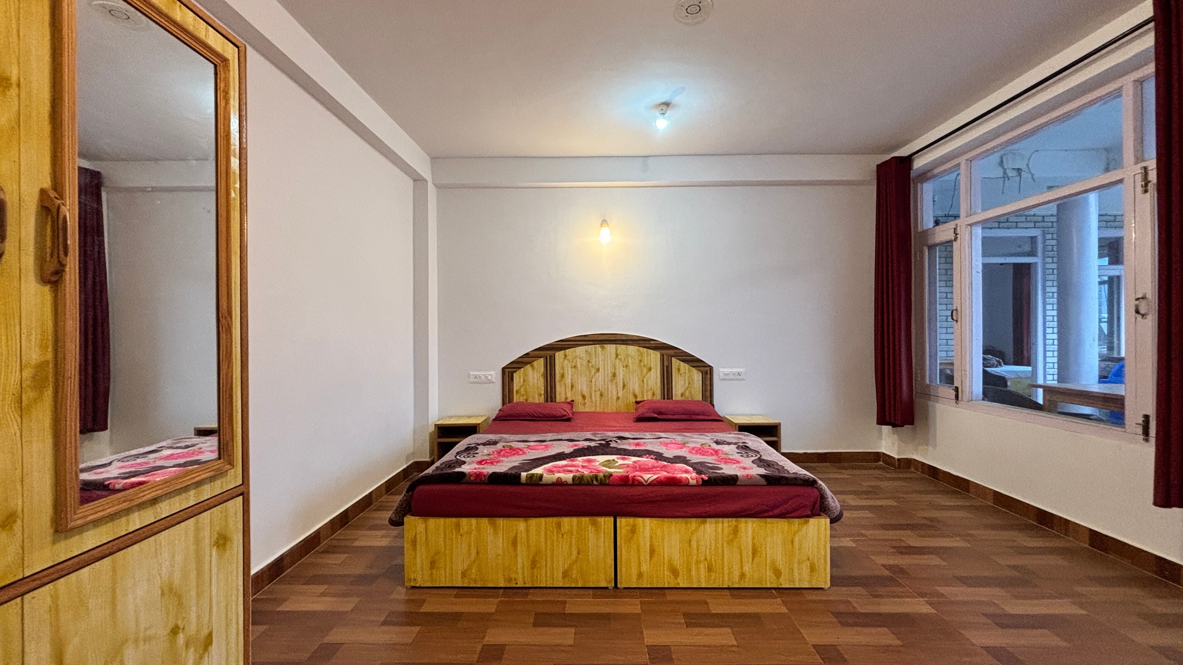 Rockstar Stay : Best Home Stay In Old Manali - Tap to explore photos