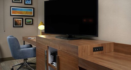 Hampton Inn by Hilton Burley Room Type - 2 QNS HEARING NS