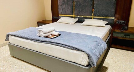 Hotel Manyavar Inn Restaurant Room Type - Double Bed AC Room