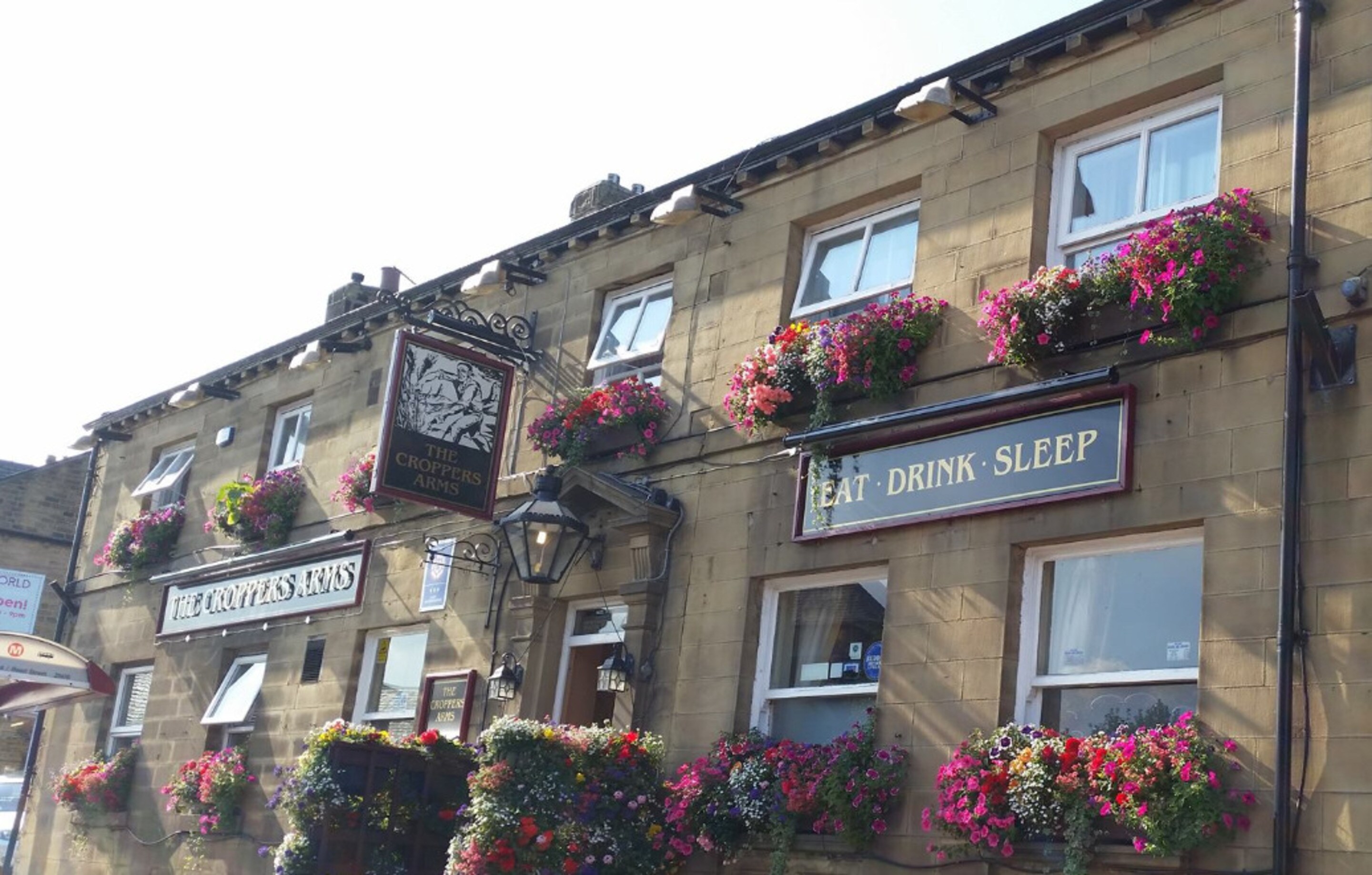 OYO The Croppers Arms - Tap to explore photos