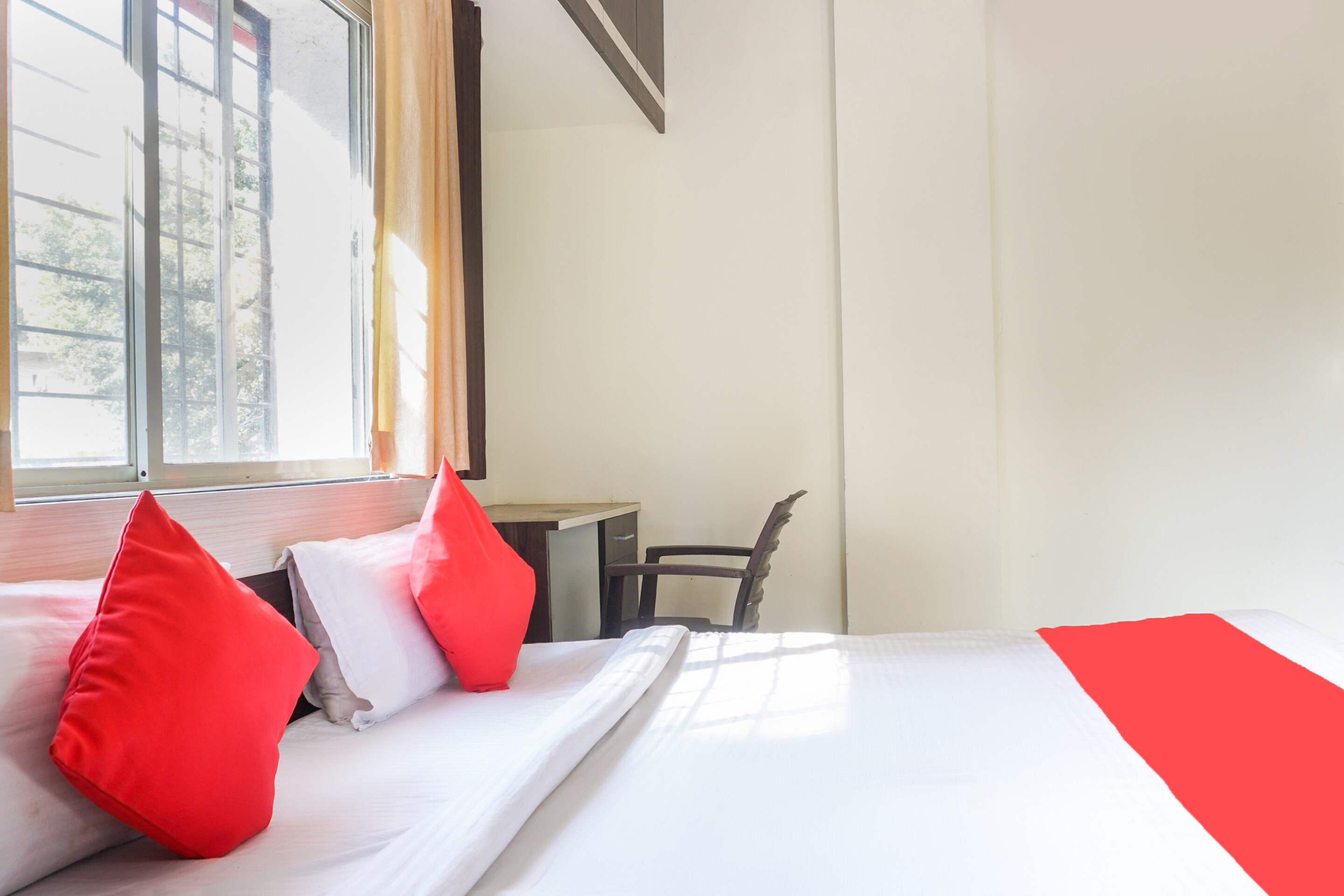 Hotel OThe Guesthouse - Tap to explore photos