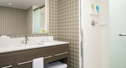 Home2 Suites by Hilton Murfreesboro Room Type - 1KG ACC TUB STUDIO NONSMOK