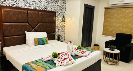 HOTEL OAK BY MEGA GROUPS Room Type - Deluxe Room